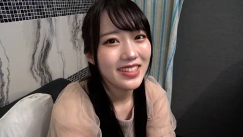 【个人拍摄】第二次情色自拍，一边兴奋一边让鸡巴湿润的变态美女 FC2-PPV-4792085